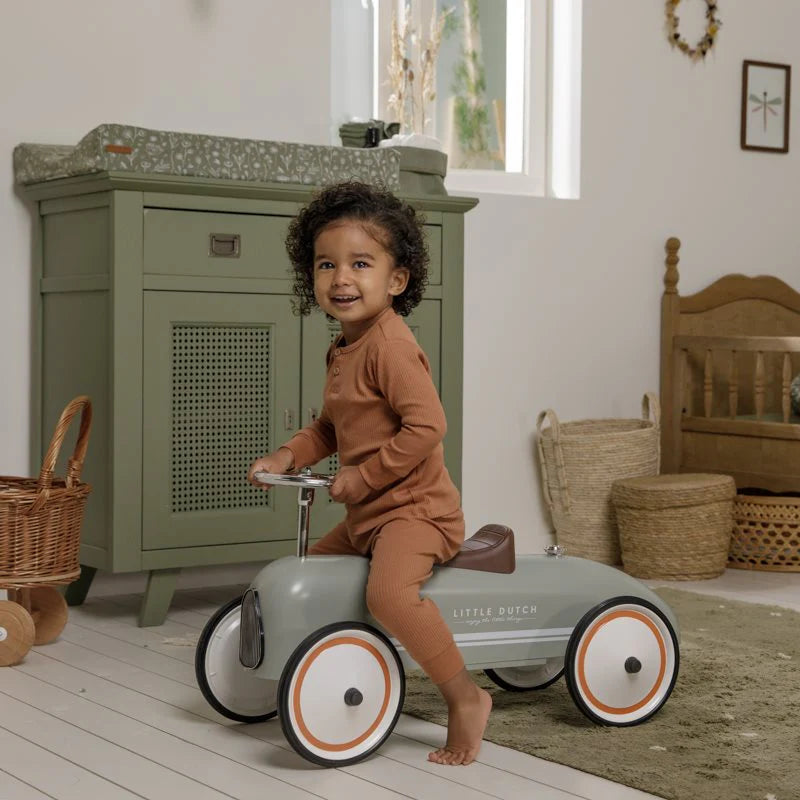 Carro Retro | Olive