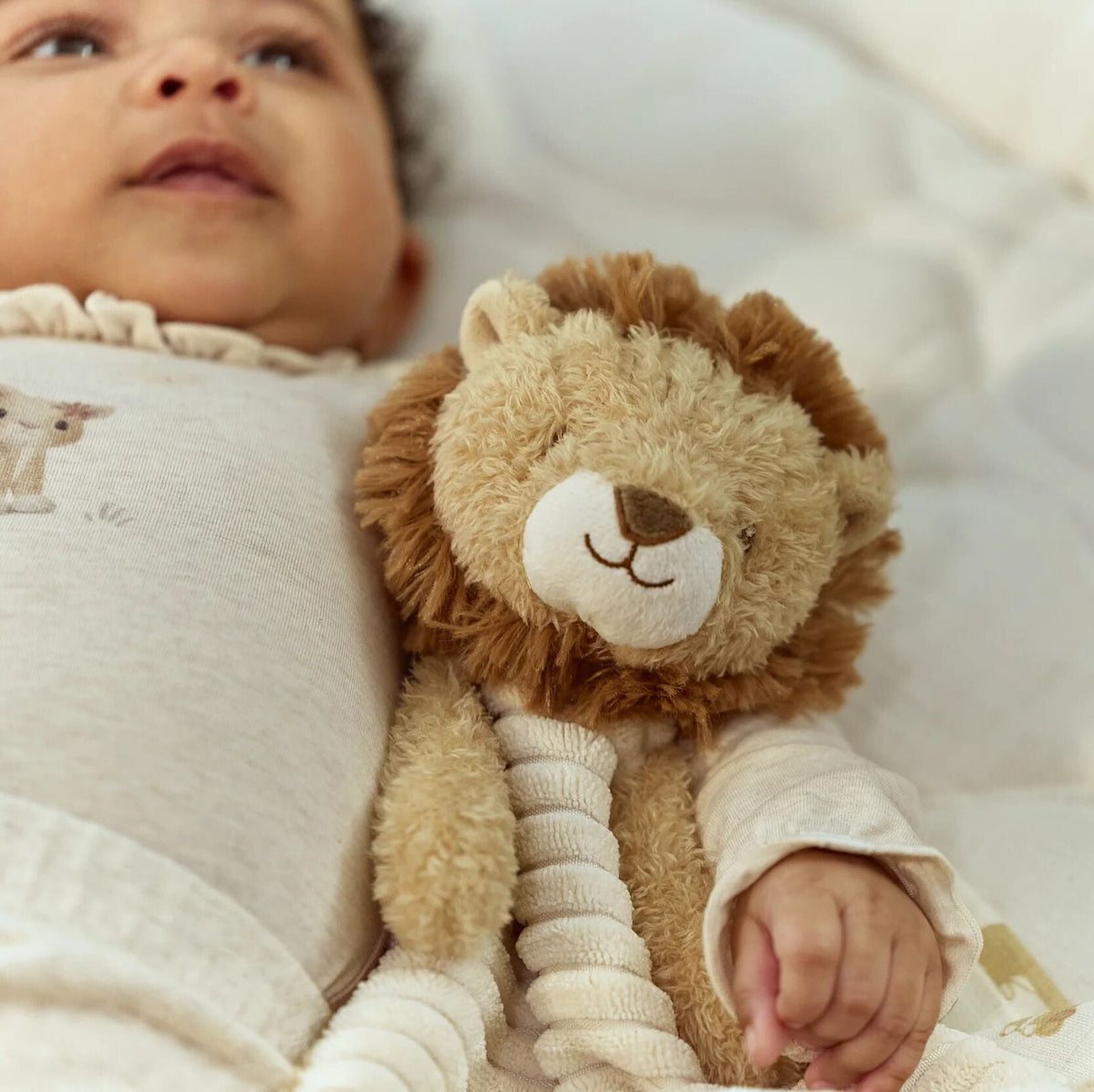 Doudou Leão Amarelo Safari Friends Little Dutch - com bebé