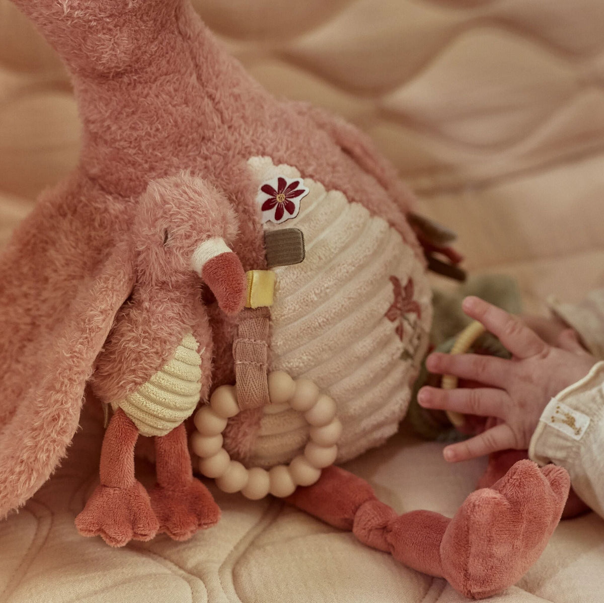 Peluche de Atividades Flamingo Little Dutch - imagem 4