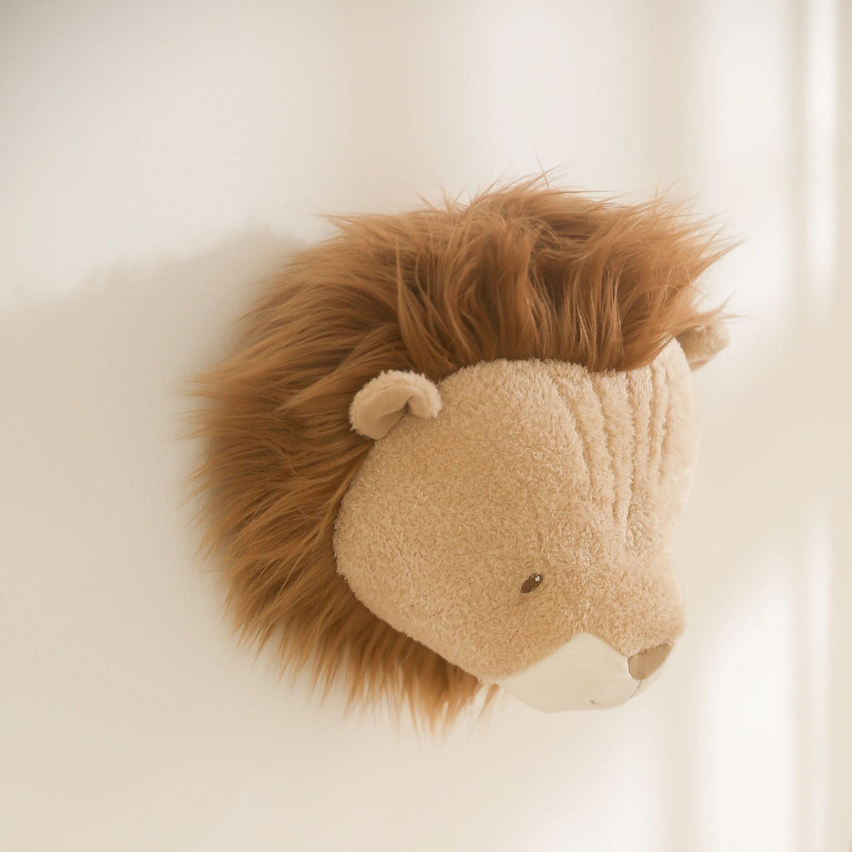 Cabeça de Animal Leão Little Dutch - no quarto