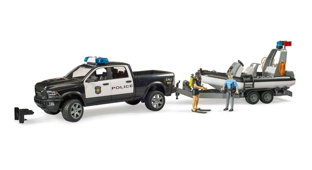 Pickup Ram 2500 | Polícia com Atrelado e Barco