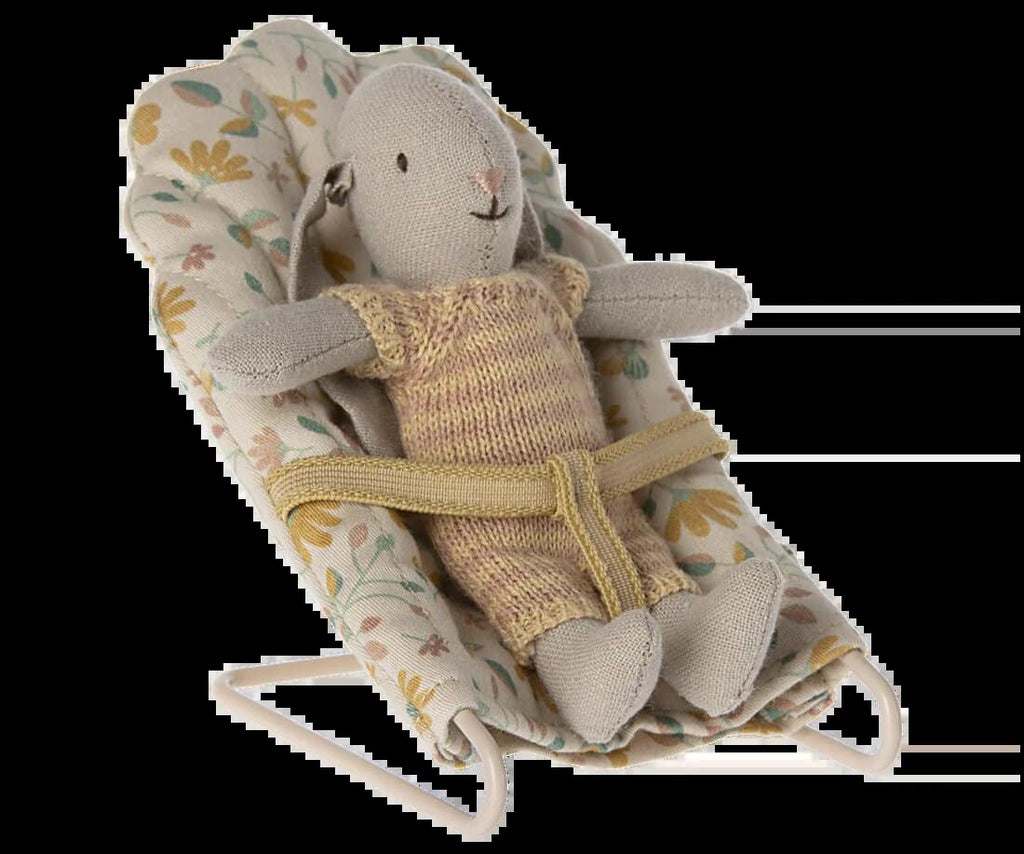 Babysitter  |  Micro