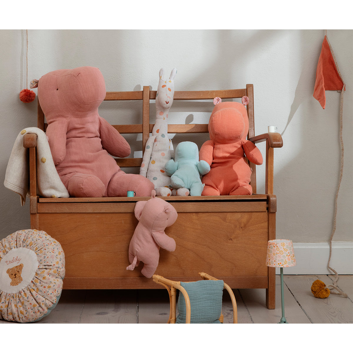 Hipopótamo de Peluche Safari Friends Medium Dusty Coral Maileg - imagem 4