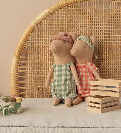Pig | Girl