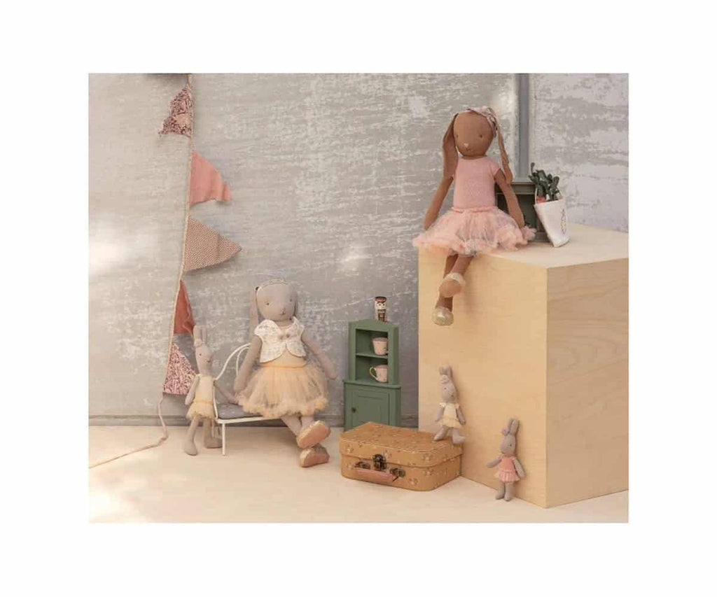 Bunny | Maileg | Size 3 | Classic | Ballet suit and skirt cream