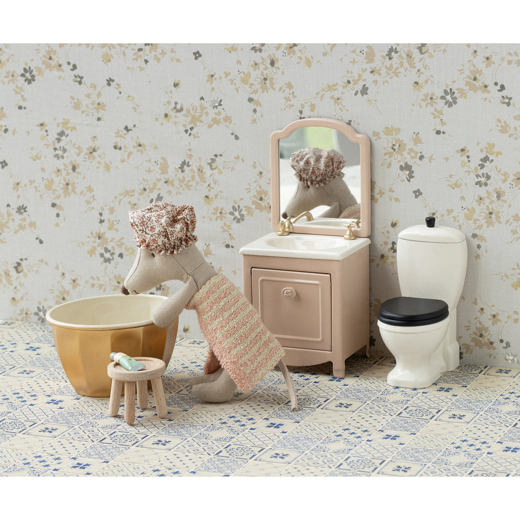 Ratinha Wellness Big Sister com Banheira Maileg - imagem 5