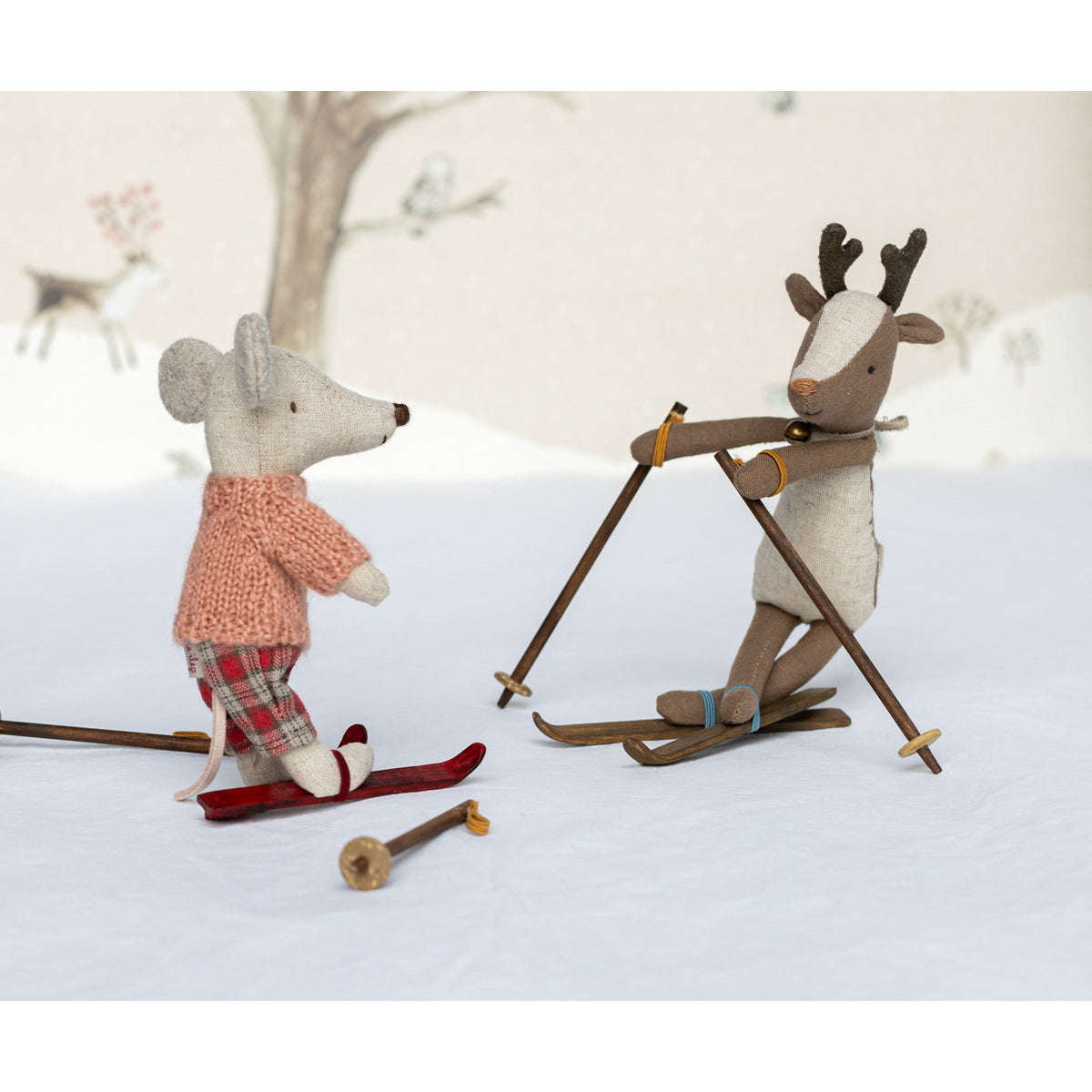 Ratinha de Inverno com Esquis Big Sister Maileg - imagem 4