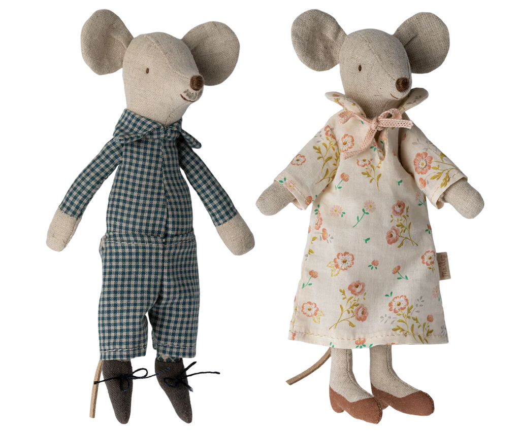 Grandma and Grandpa  |  Mouse  |  Cigarbox