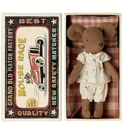 Big sister  |  mouse  |  in matchbox