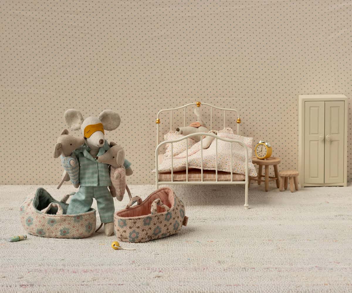 Baby Mouse in Carry Cot | Maileg | Blue
