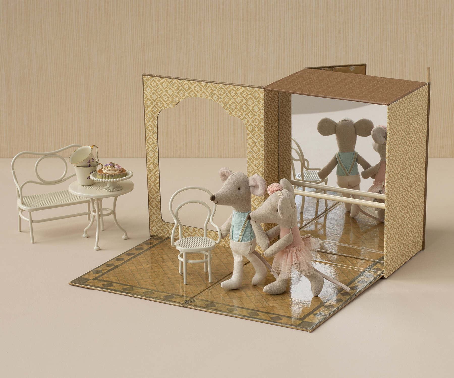 Ballet mice in dance studio | Maileg | Little sister and brother
