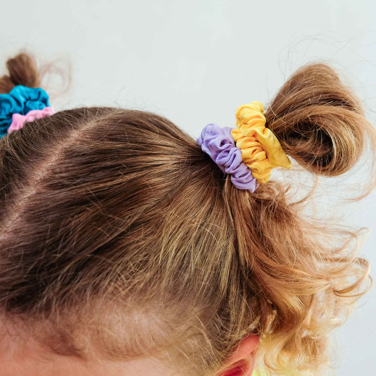 Pack 8 Scrunchies Bright Satin Bright Multi Mimi&Lula - imagem 3