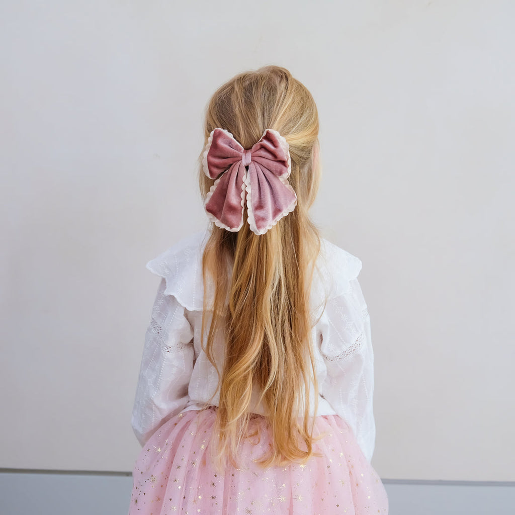 Gancho Scalloped Edge Velvet Bow - detalhe