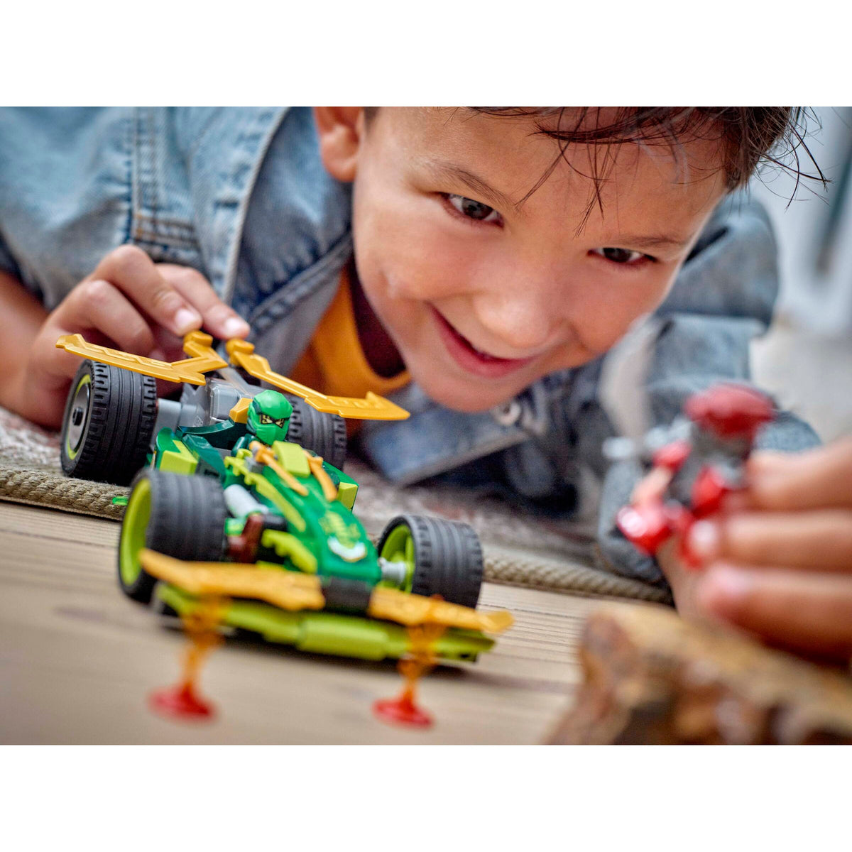 LEGO NINJAGO Carro de Corrida Pull-Back do Lloyd 71828 - imagem 6
