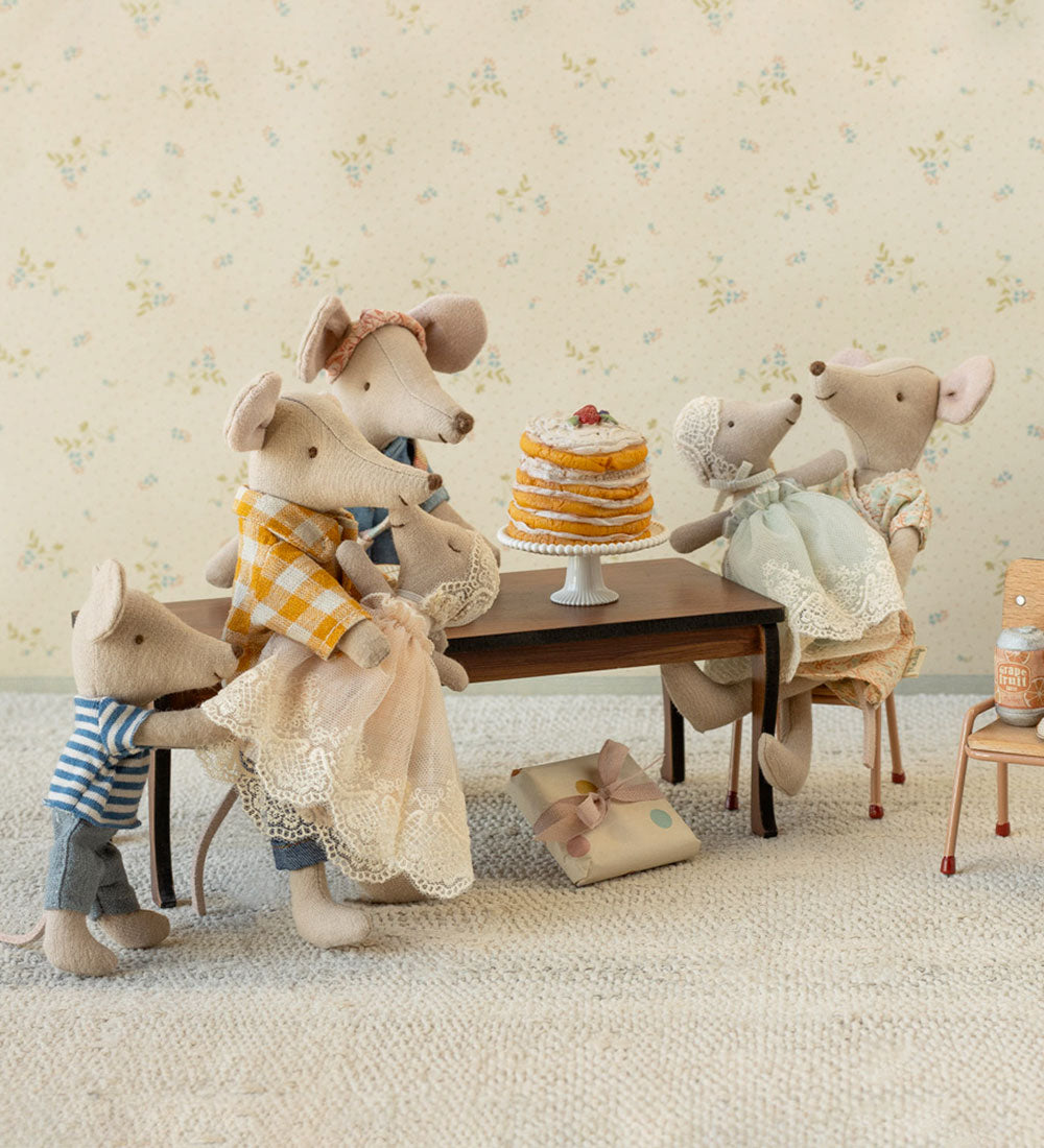Baby mouse in gown | Maileg | Mint