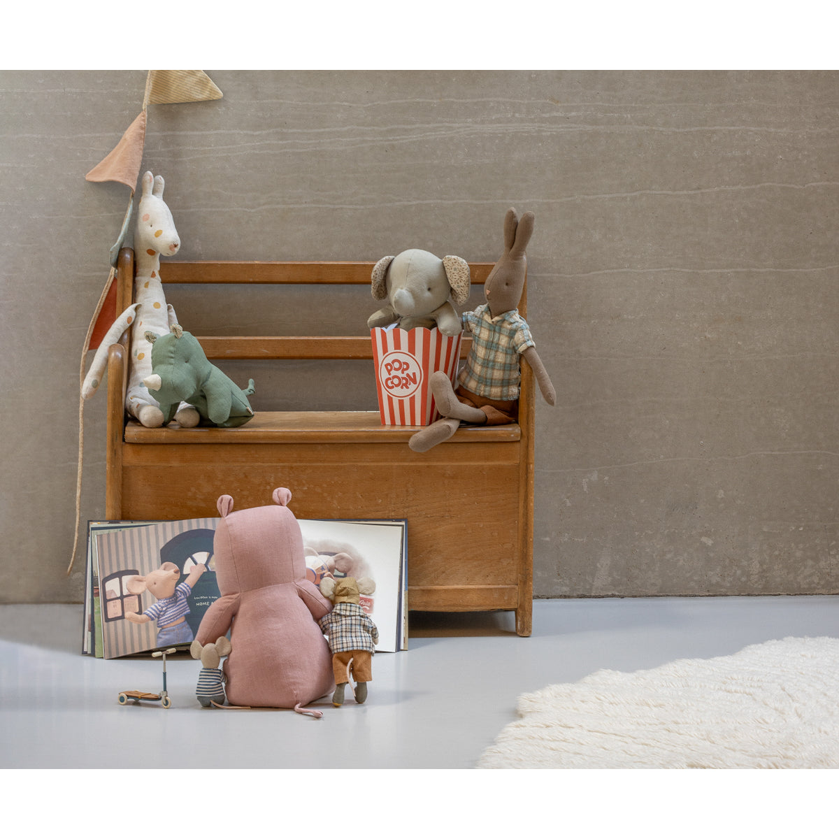 Elefante de Peluche Pequeno Iron Grey – Safari Friends Maileg - imagem 3