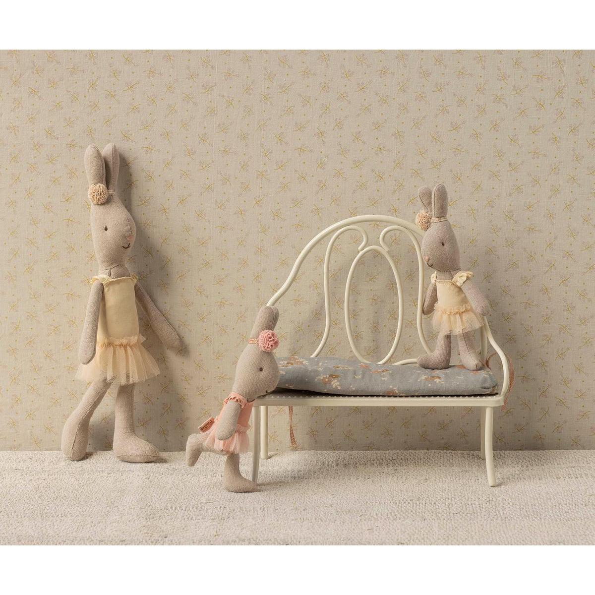 Coelhinho Micro Bailarino com Fato e Saia de Tule Creme Maileg - imagem 3