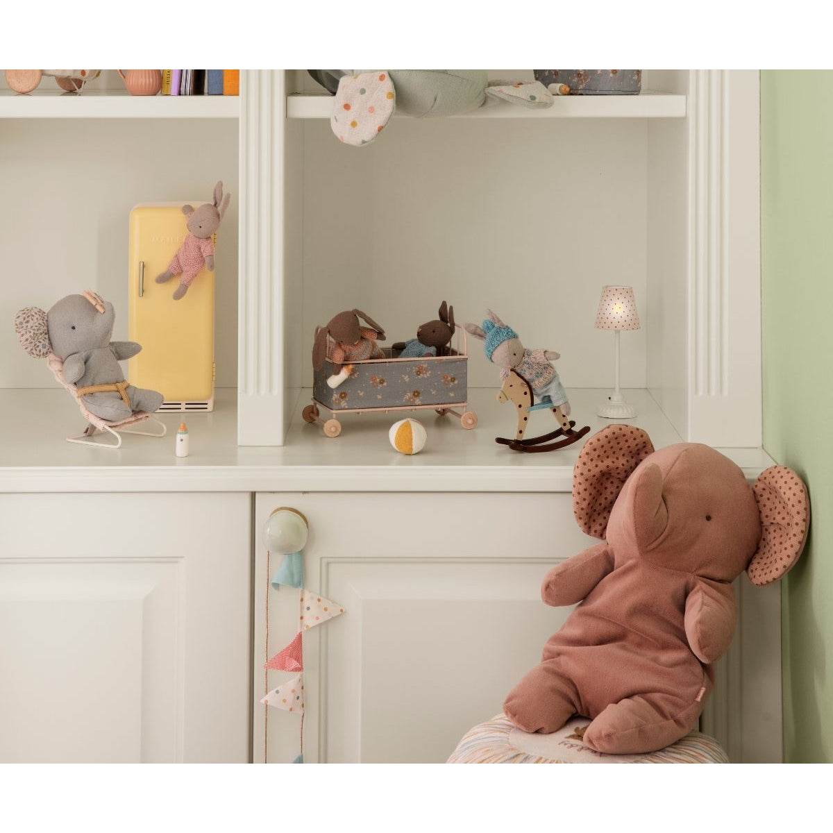 Elefante de Peluche Médio Vintage Rose – Safari Friends Maileg - imagem 3