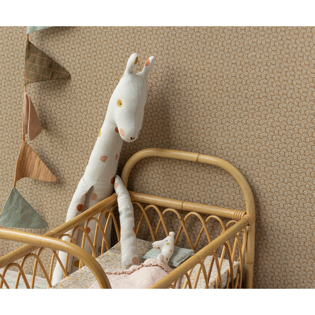 Girafa de Peluche Mini – Safari Friends Maileg - imagem 4