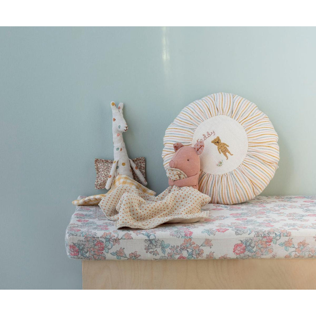 Girafa de Peluche Mini – Safari Friends Maileg - imagem 6