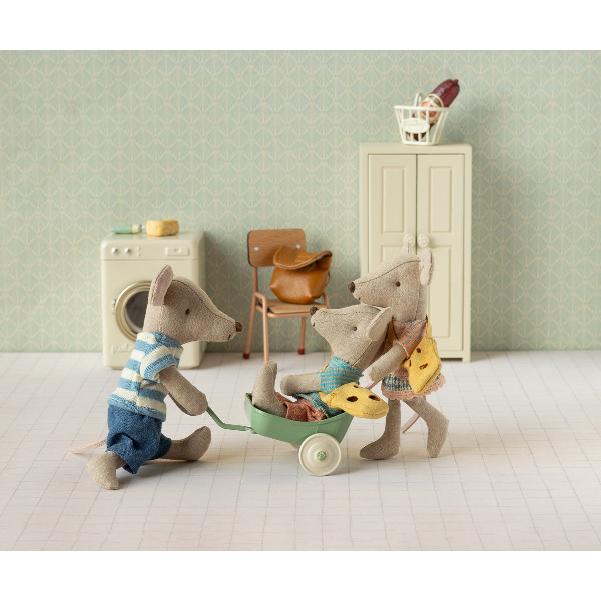Ratinha Little Sister com Mala Maileg - imagem 4