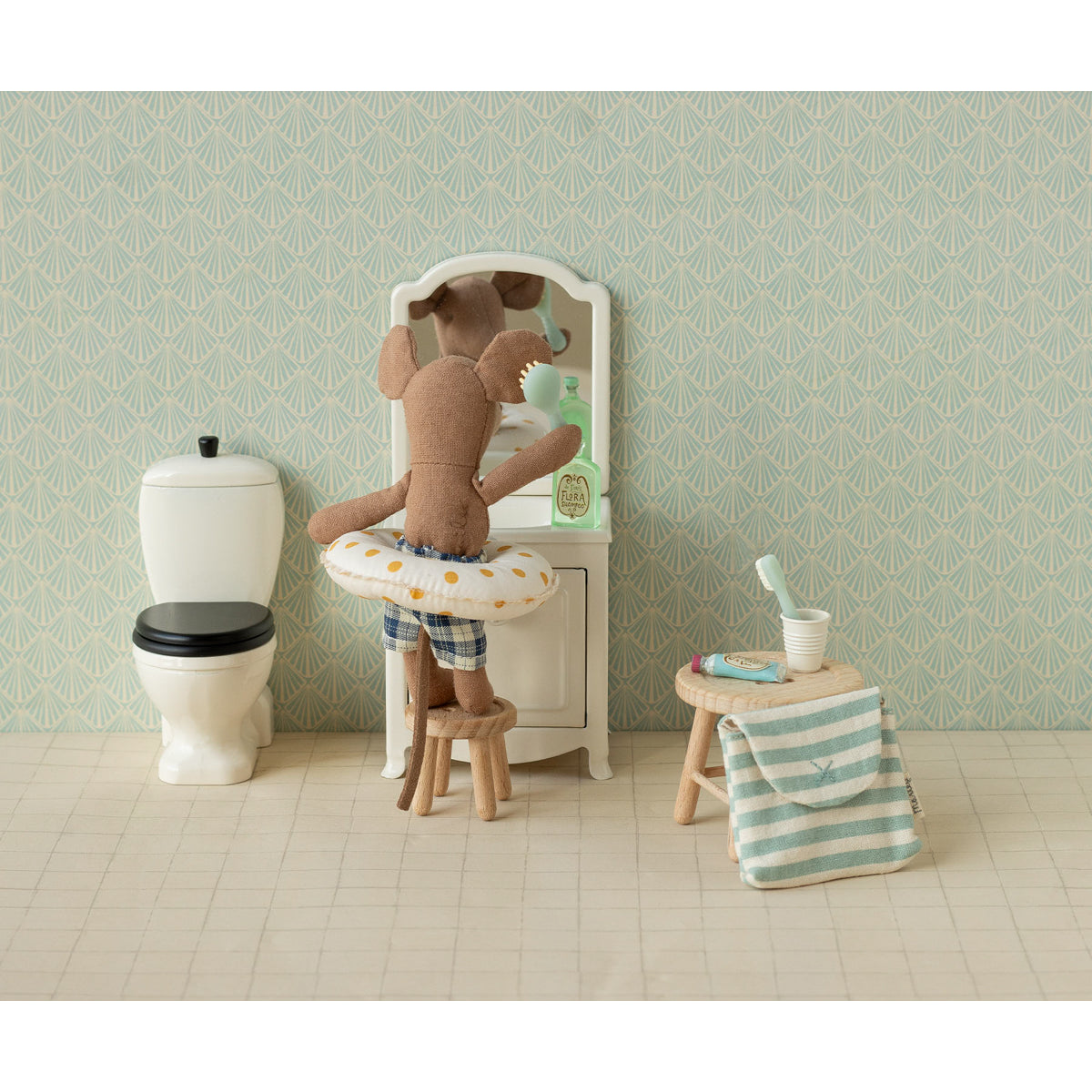 Ratinho de Praia com Boia Little Brother Yellow Dots Maileg - imagem 4