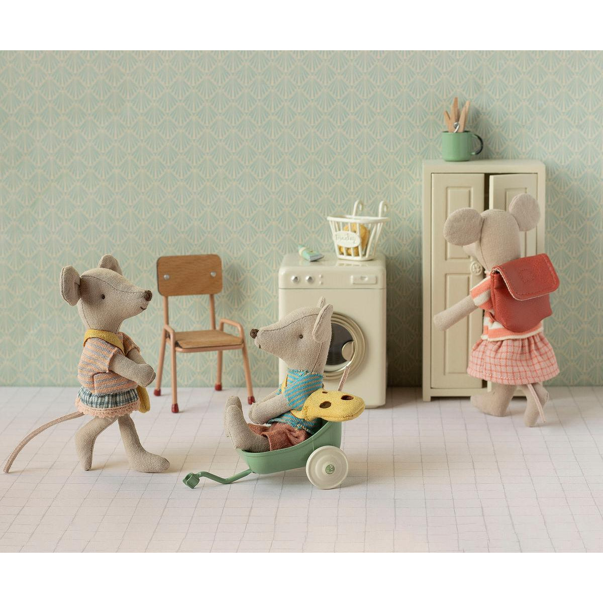 Ratinha Little Sister com Mala Maileg - imagem 5
