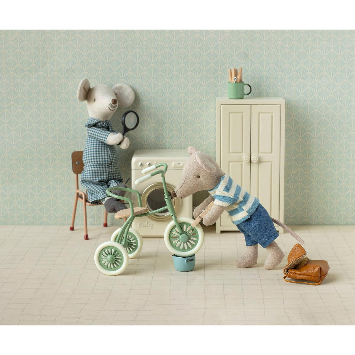 Triciclo com Garagem para Ratinho – Green Maileg - imagem 4
