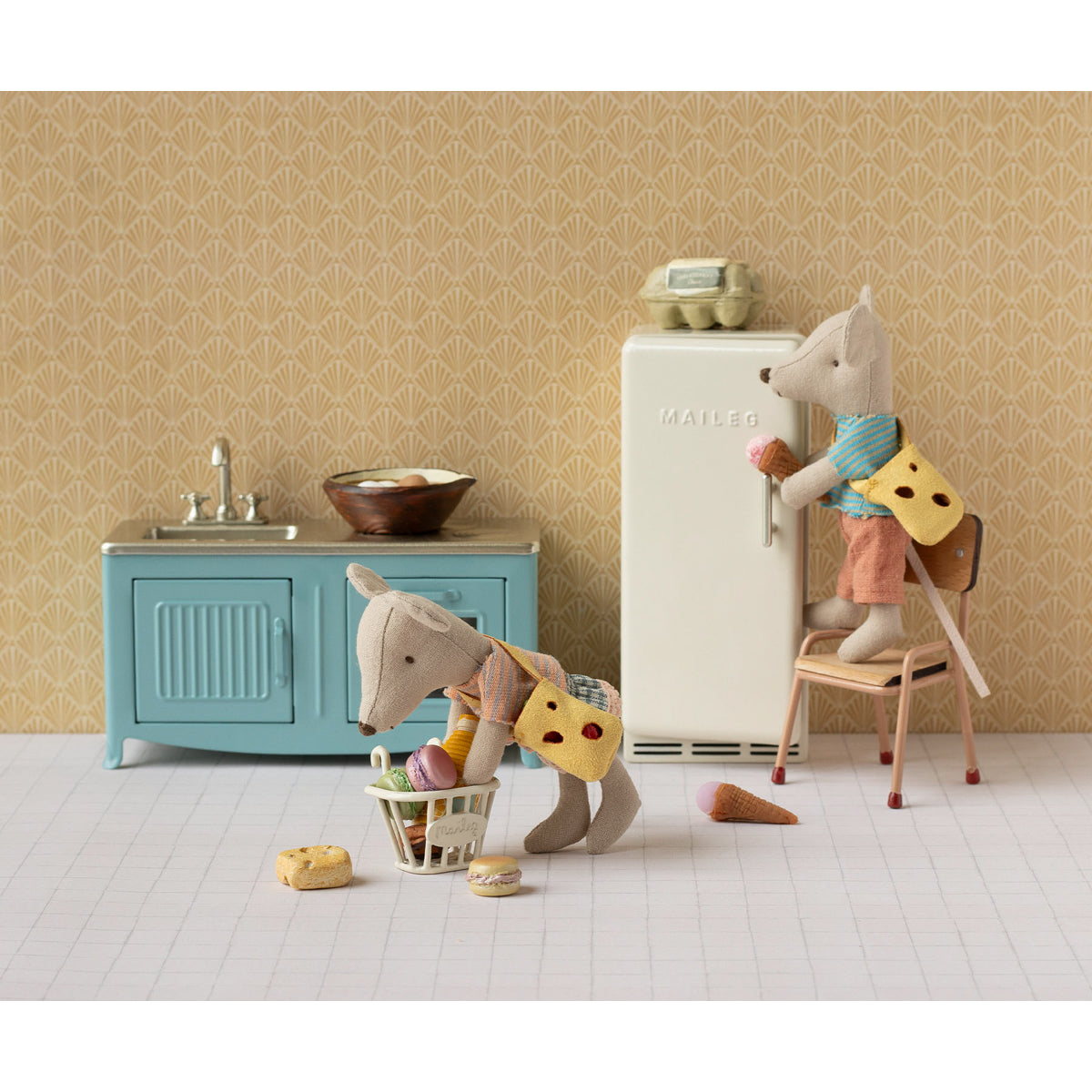 Ratinho Little Brother com Mala Maileg - imagem 6