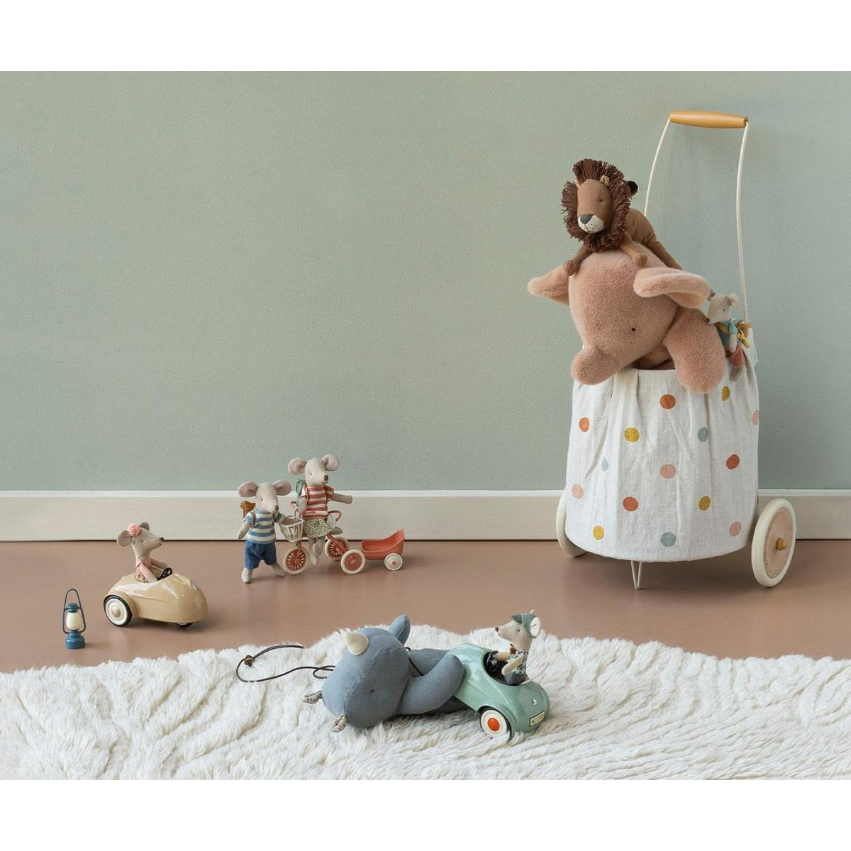 Triciclo com Garagem para Ratinho – Coral Maileg - imagem 4
