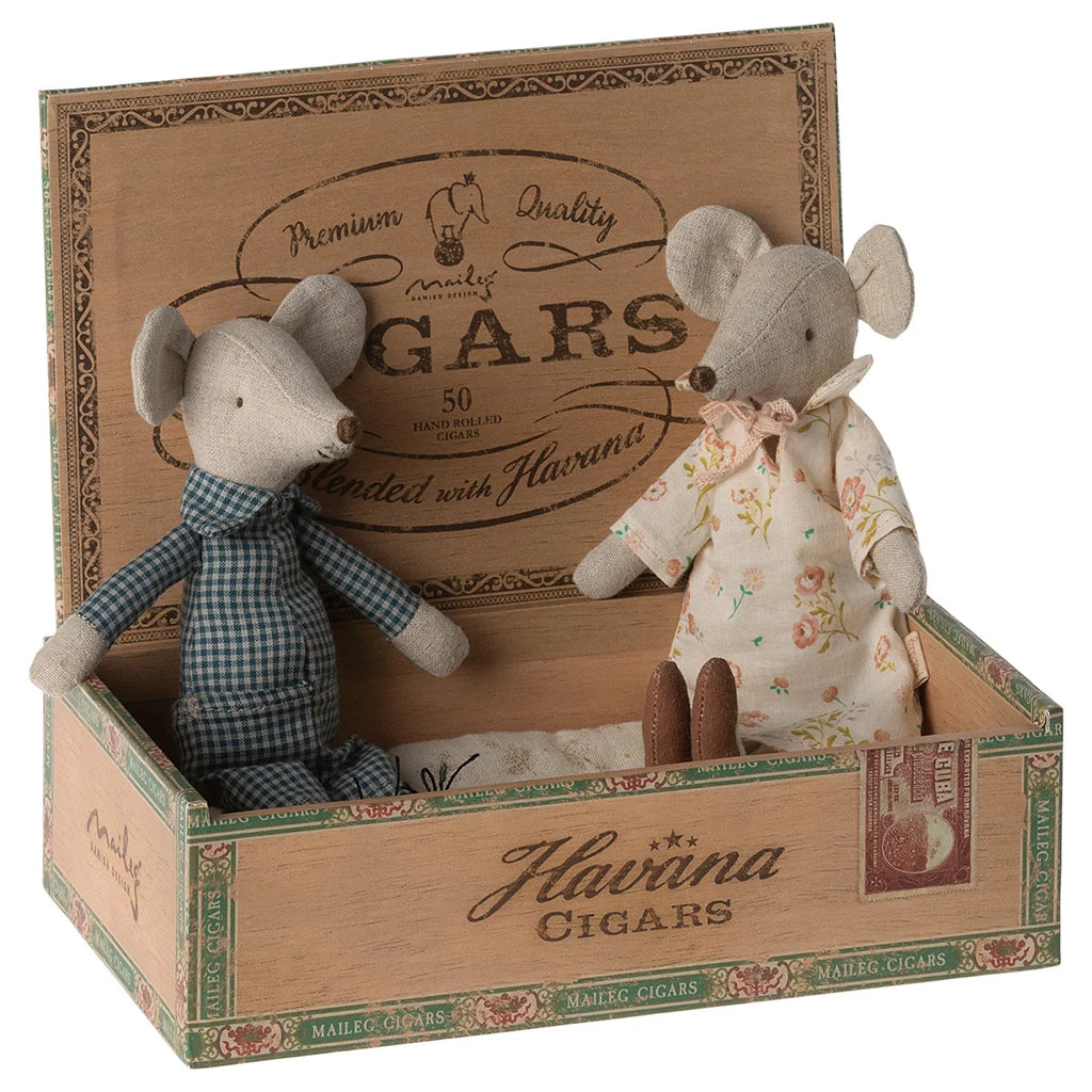 Grandma and Grandpa | Mouse | Cigarbox