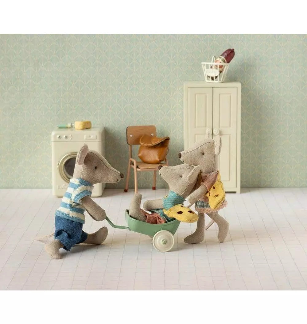 Little Sister Mouse With Bag | Maileg