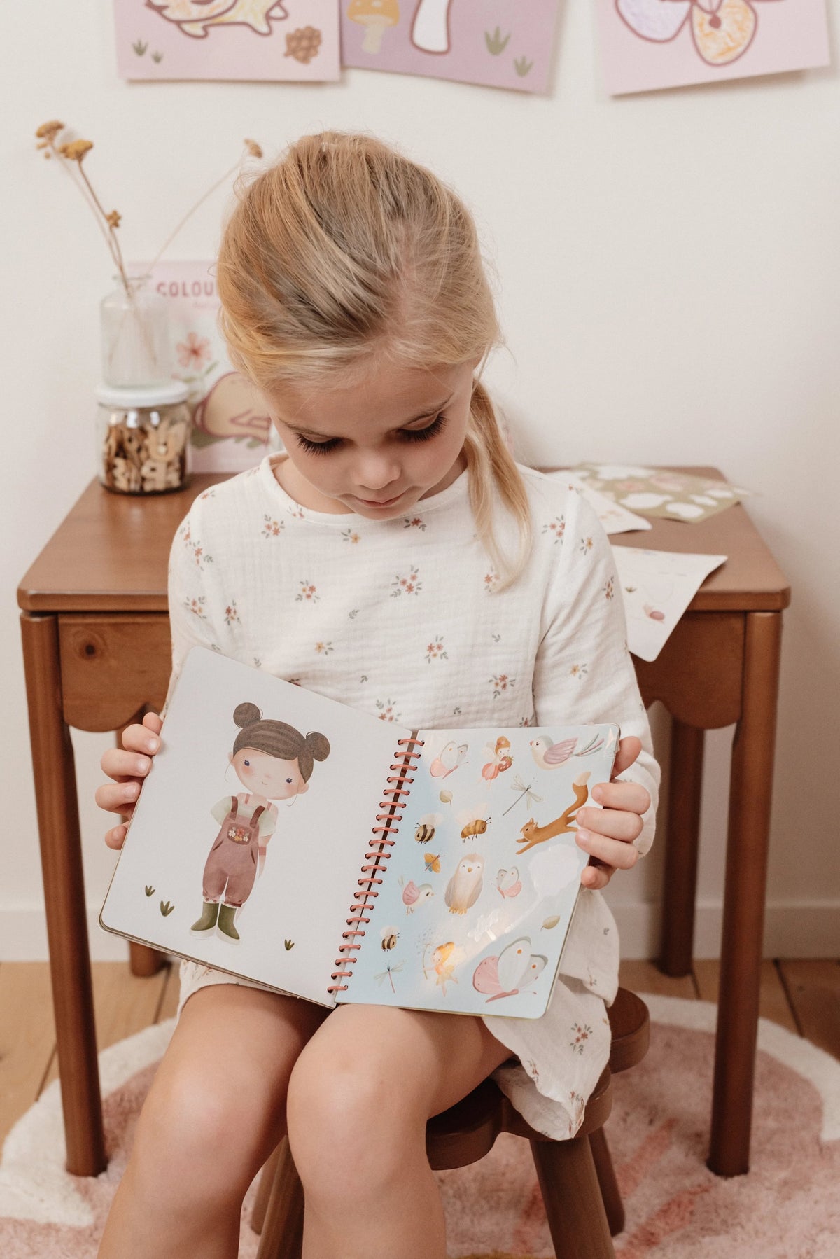 Livro Dress Up | Rosa & Friends | Fairy Garden