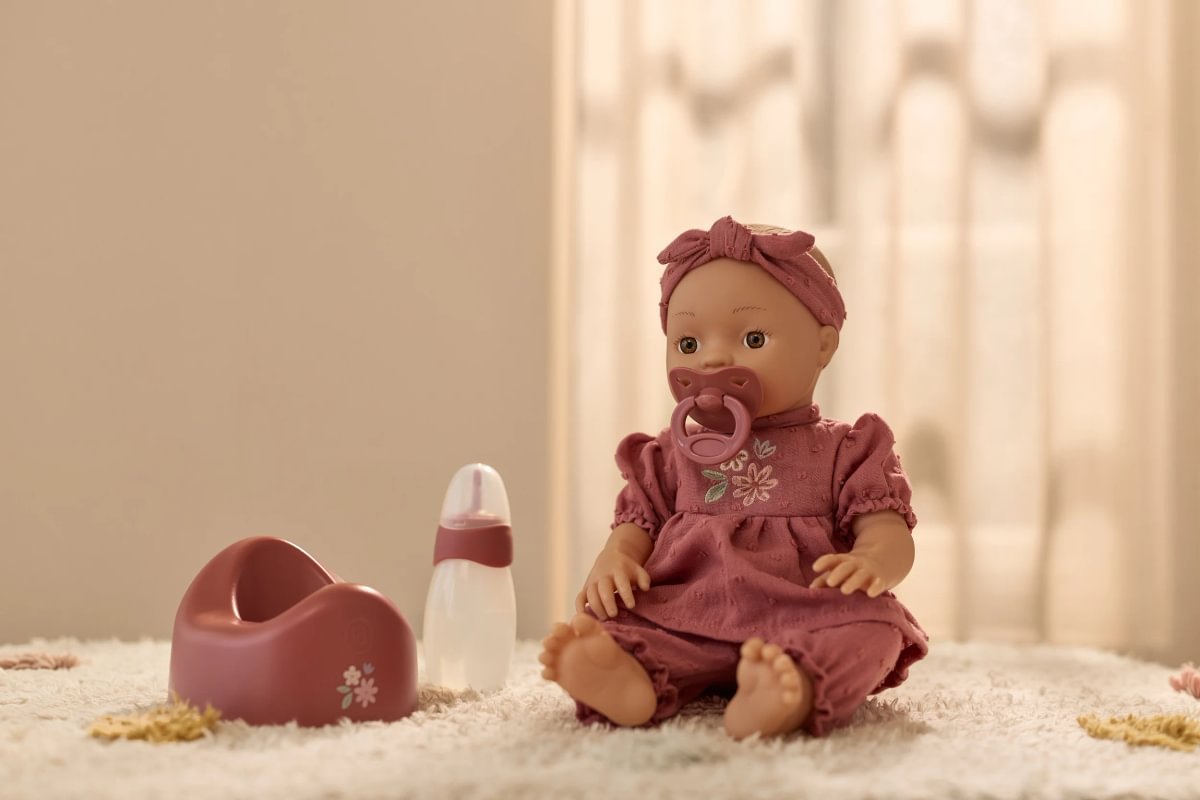 Boneca Interativa Livia - em cenário