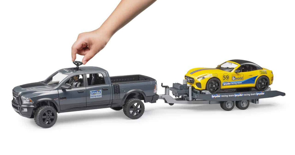 Carrinha RAM com Atrelado e Roadster