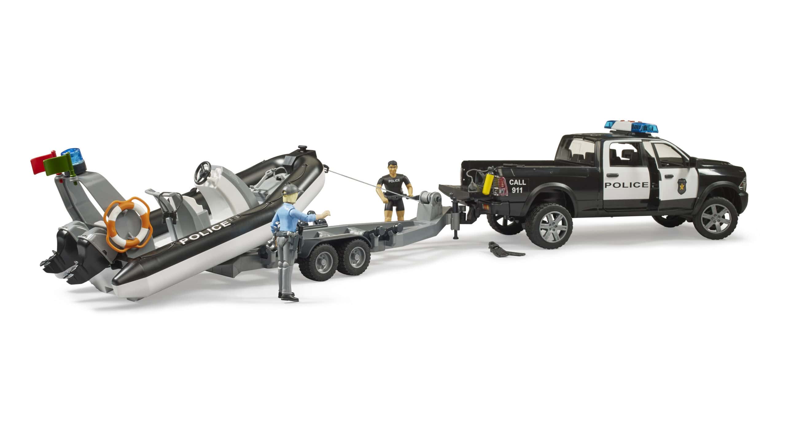 Pickup Ram 2500 | Polícia com Atrelado e Barco
