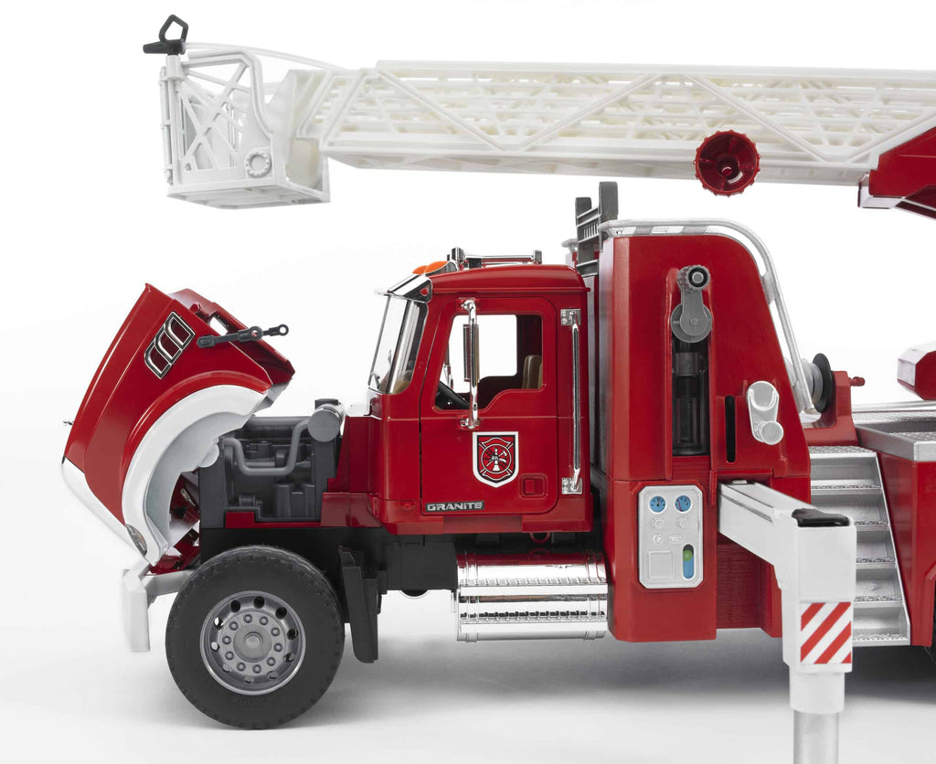 Carro de Bombeiros | MACK  | Granite com escada e bomba de água | L & S Mo