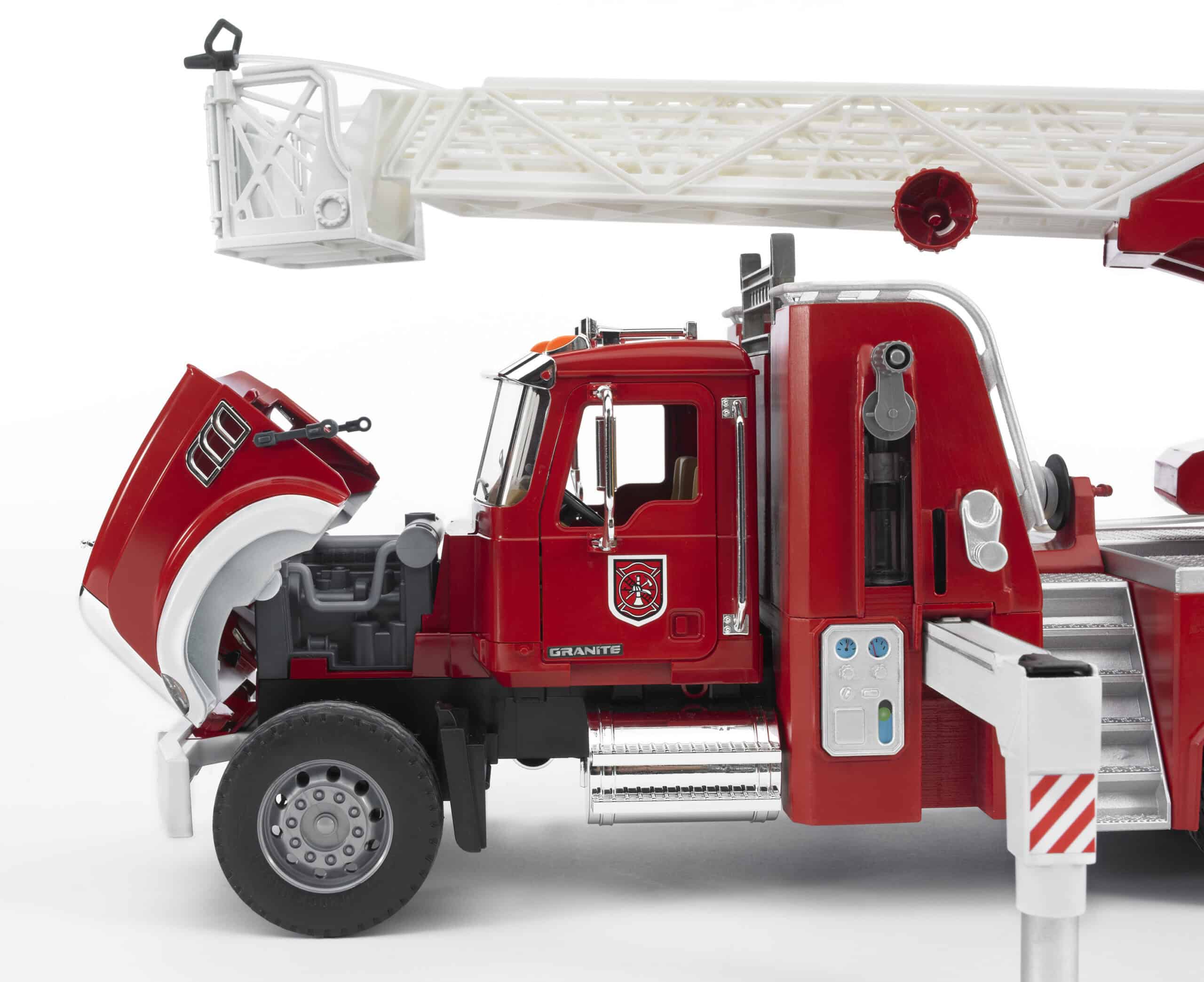 Carro de Bombeiros | MACK  | Granite com escada e bomba de água | L & S Mo