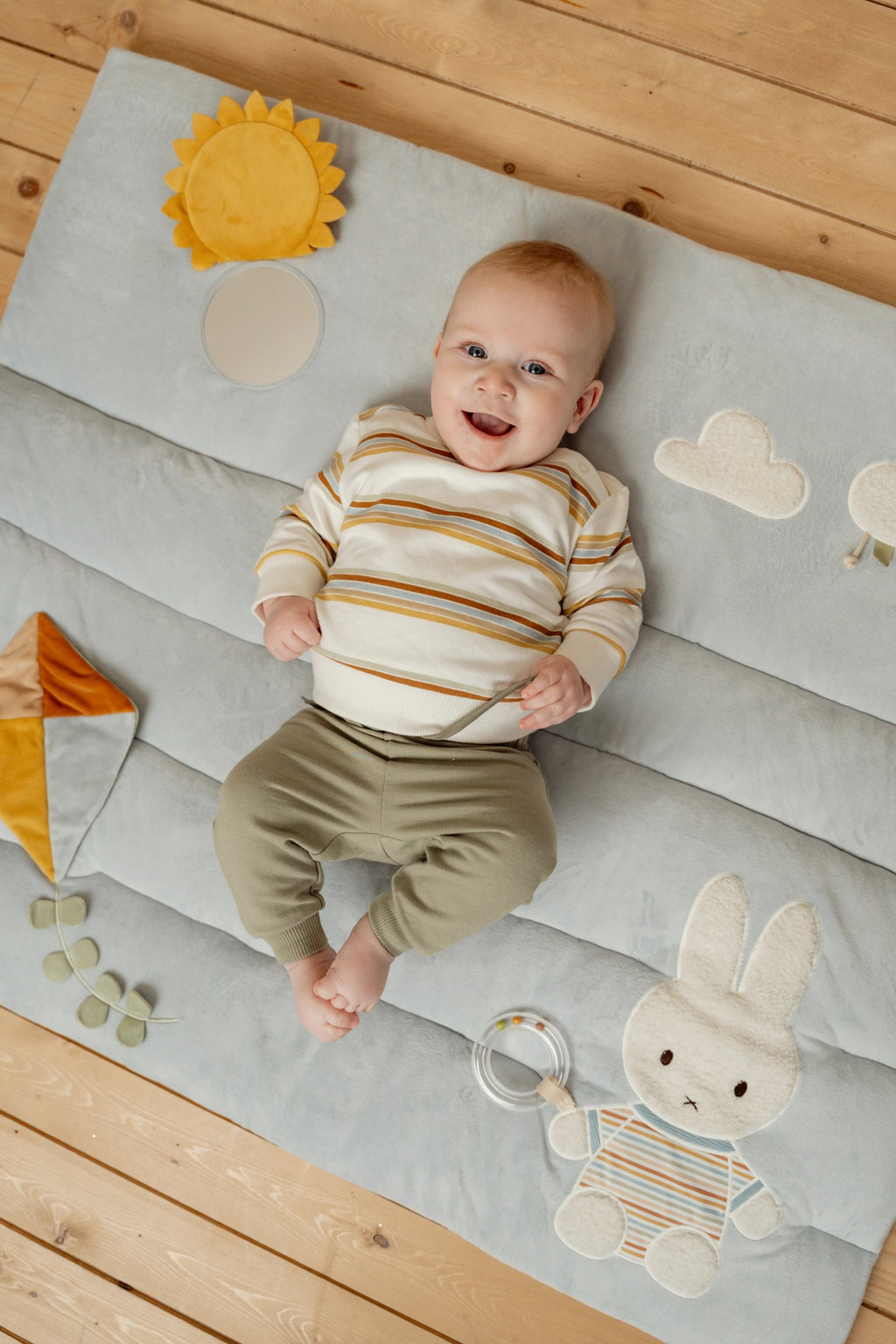 Miffy | Tapete de Atividades | Vintage Stripes
