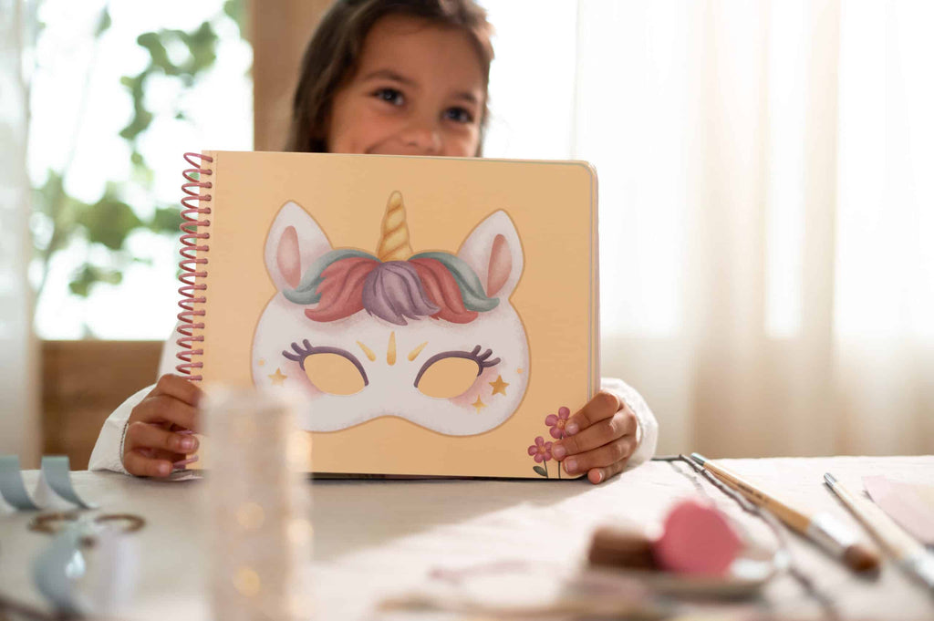 Livro de Recorte com Tesoura | Máscaras | Rosa & Friends