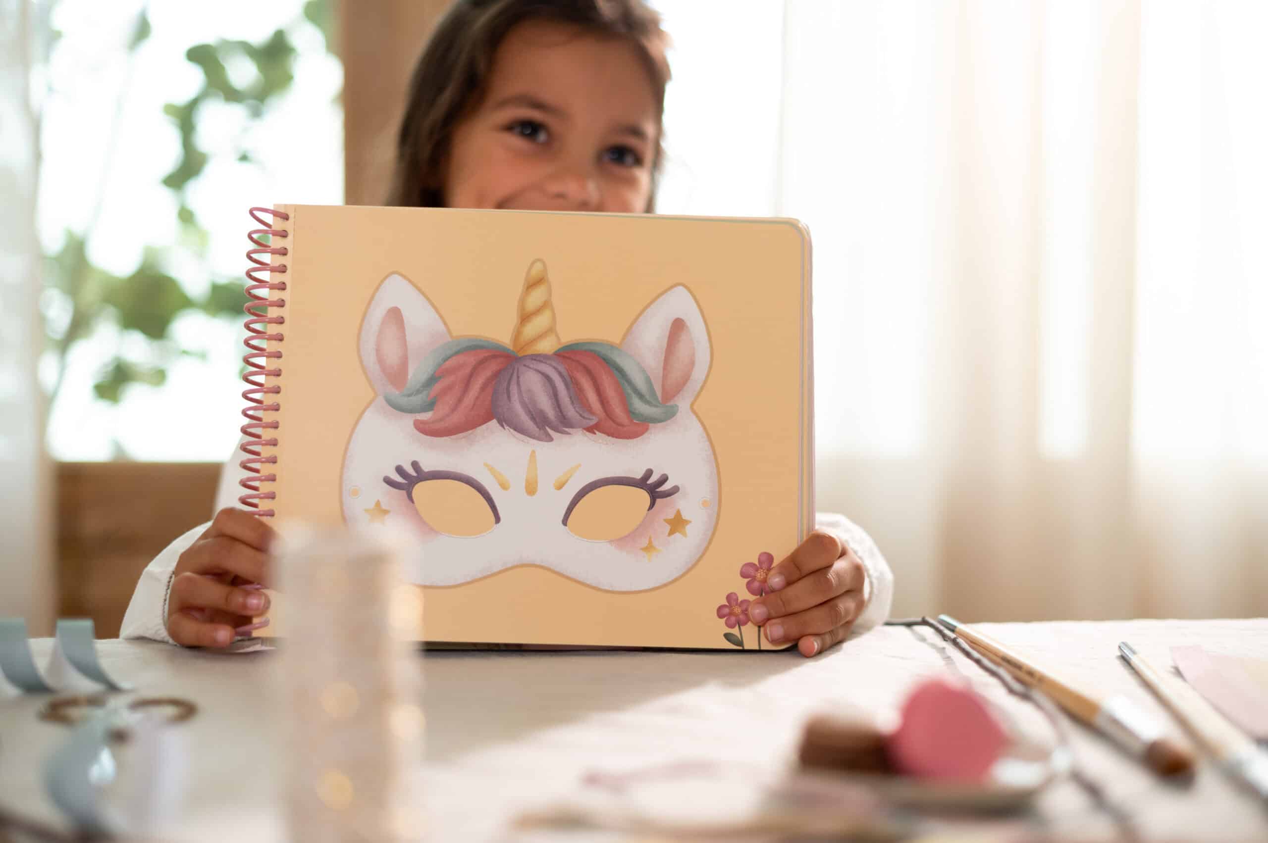 Livro de Recorte com Tesoura | Máscaras | Rosa & Friends