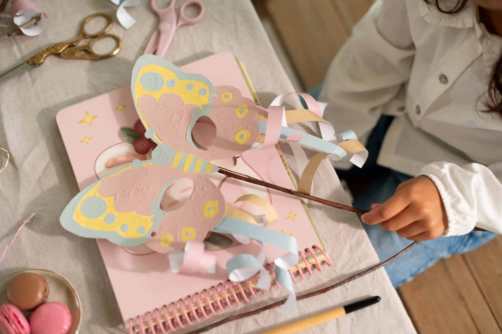 Livro de Recorte com Tesoura | Máscaras | Rosa & Friends