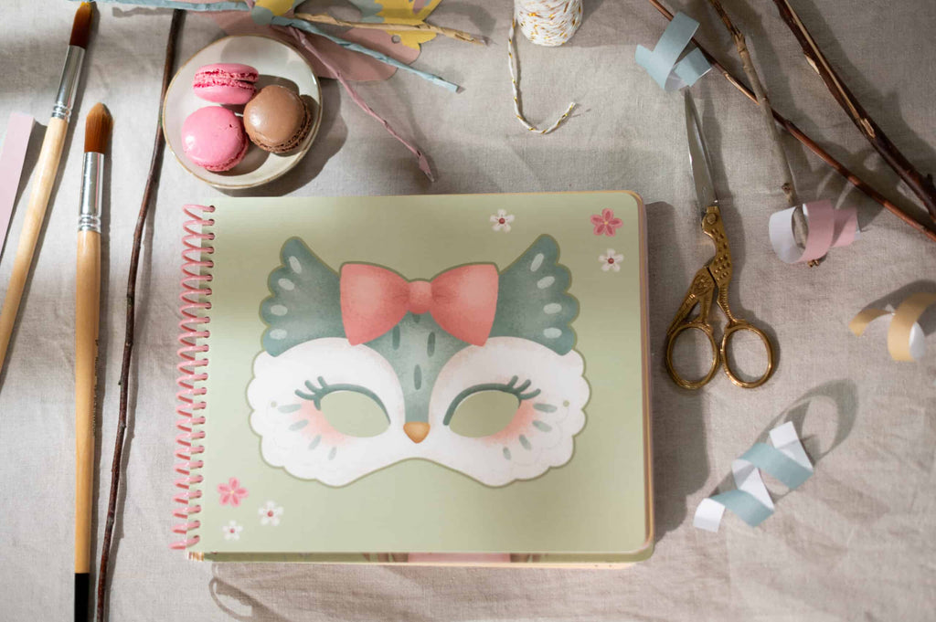 Livro de Recorte com Tesoura | Máscaras | Rosa & Friends