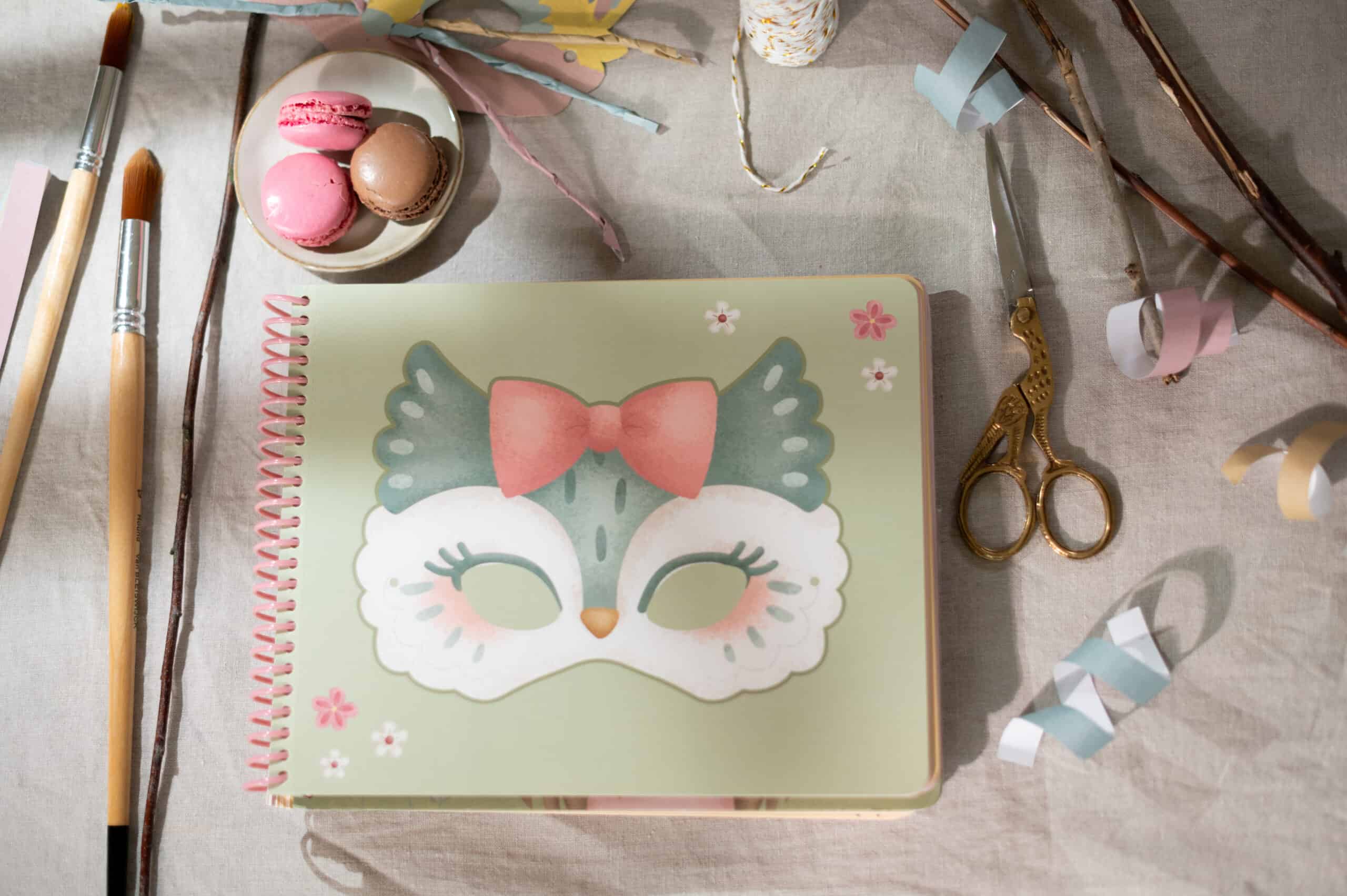 Livro de Recorte com Tesoura | Máscaras | Rosa & Friends