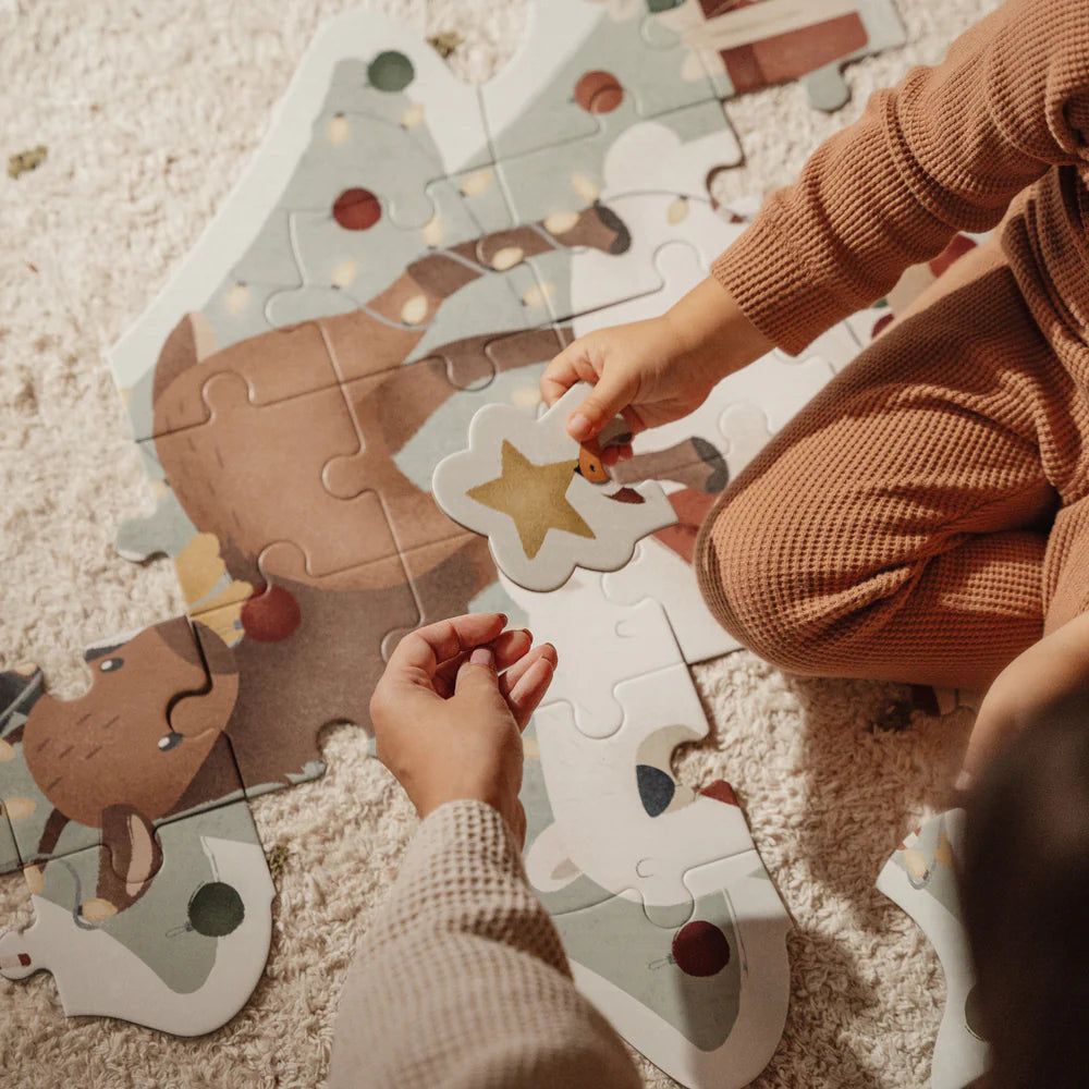 Puzzle de Natal XL Little Dutch a ser montado
