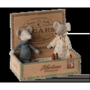 Grandma and Grandpa  |  Mouse  |  Cigarbox