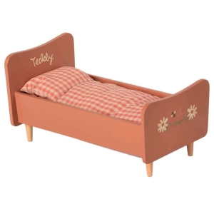 Vintage Bed | Teddy Mom | Rose