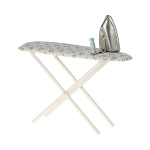 Iron and ironing board  |  Micro